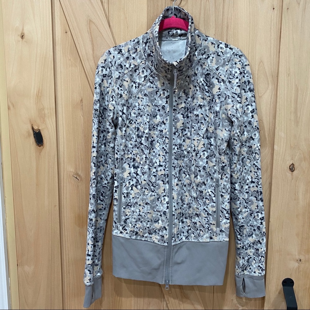 Lululemon Nice Asana Jacket Size 6 Not So Petite - Picture 5 of 13